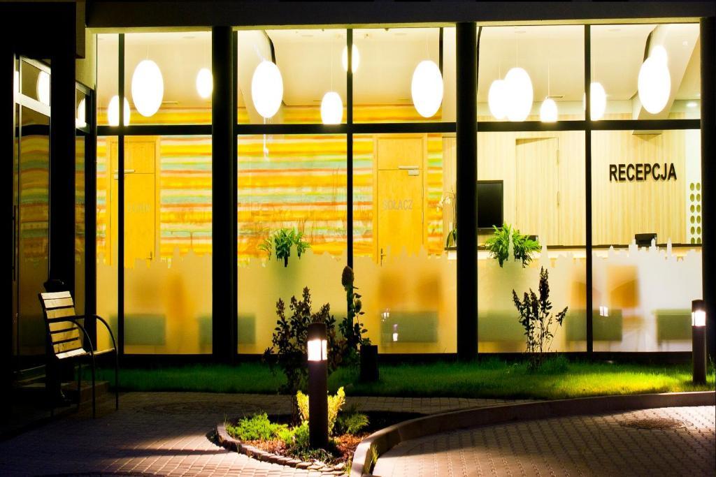 Hotel Poznanski A2 Любонь Экстерьер фото