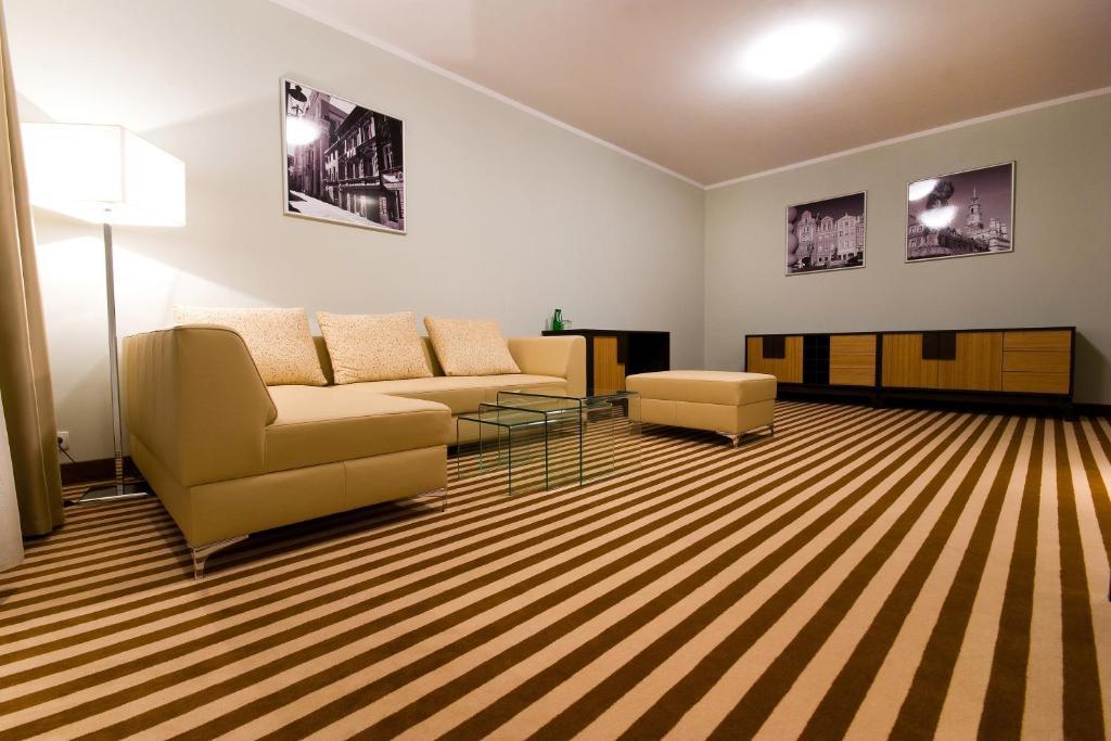 Hotel Poznanski A2 Любонь Номер фото